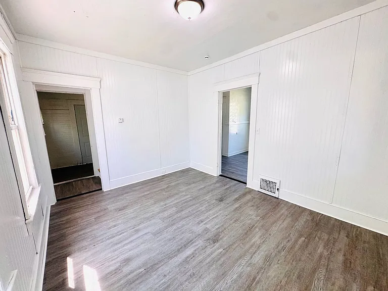 924 Ansel Rd — Photo 10