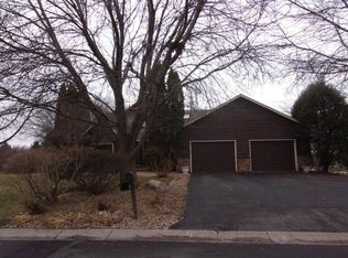 9569 Rosewood Ln N, Maple Grove, MN 55369