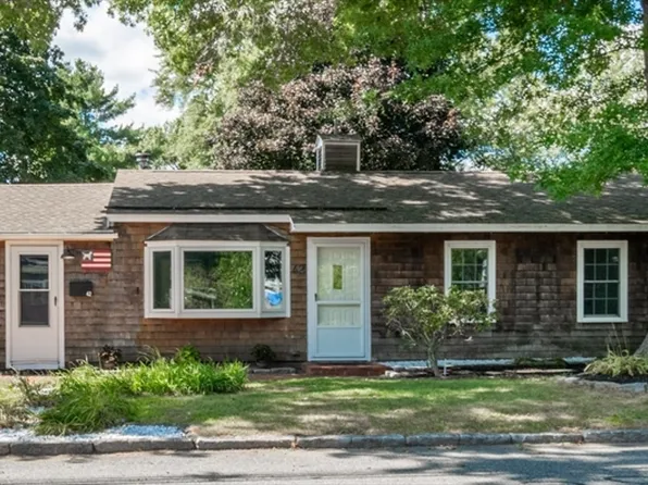 42 Avery St, Ipswich, MA 01938