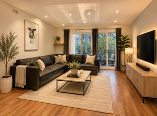 2236 43rd St APT 3, Astoria, NY 11105