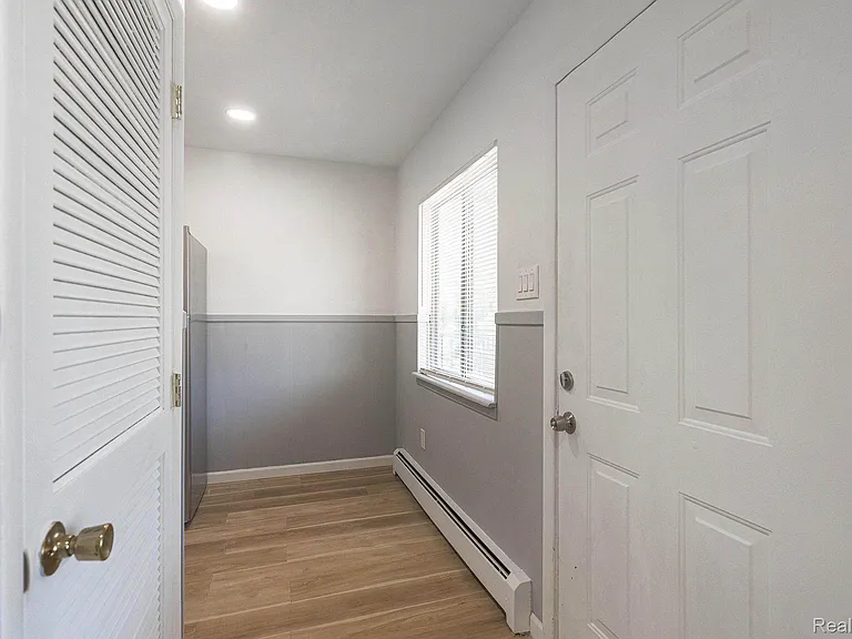 2475 S Commerce Rd #10 — Photo 13