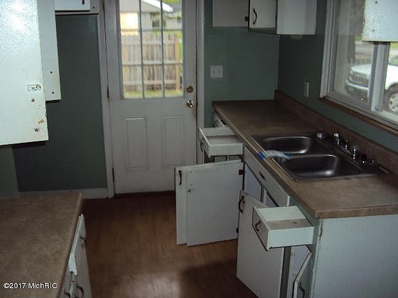 5th image of 1109 Beverly Ct