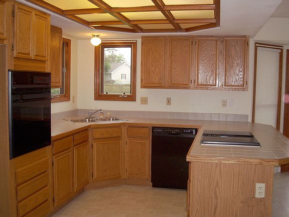 5th image of 3900 Triple Crown Dr