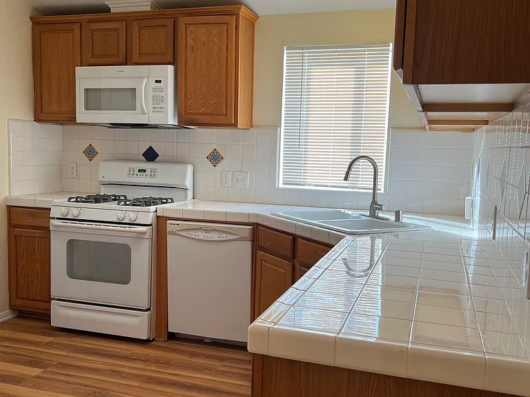 1262 Sorrel Dr — Photo 9
