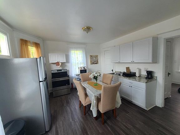3rd image of 1506 Cedar Ave Unit 2