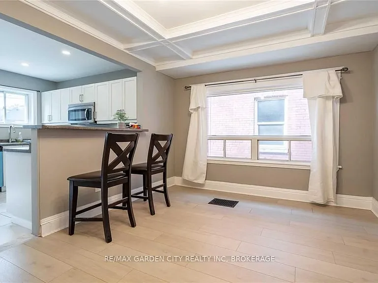 96 Beechwood Ave — Photo 10