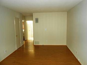3rd image of 1218 Stanley Ave APT 2