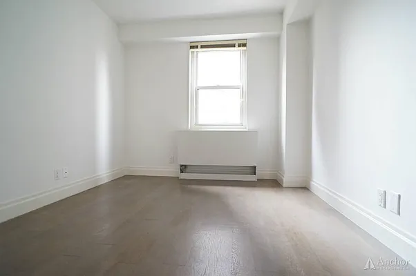 Rented by Anchor Associates | media 2