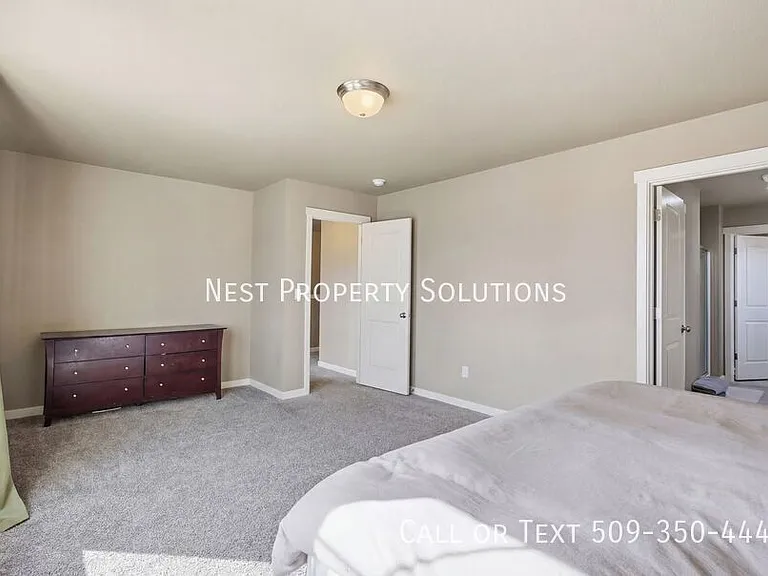 1111 Hilltop Ave NE — Photo 18