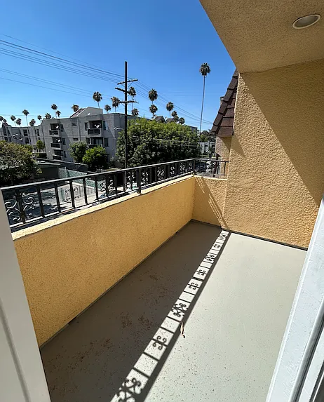 14359 Haynes St #5 — Photo 8