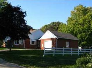 115 4th St SW, Mount Vernon, IA 52314