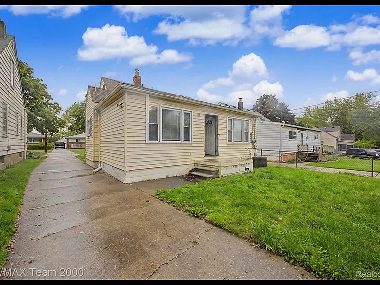 5635 Westpoint St — Photo 26