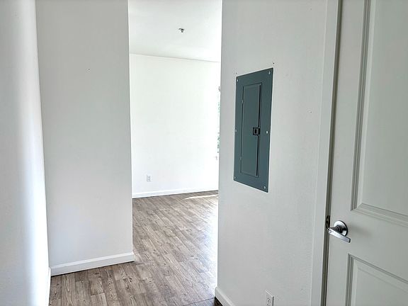 4th image of 5811 SE Boise St #306