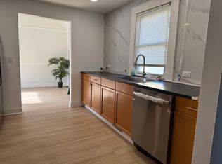 7608 Latrobe Ave, Burbank, IL 60459