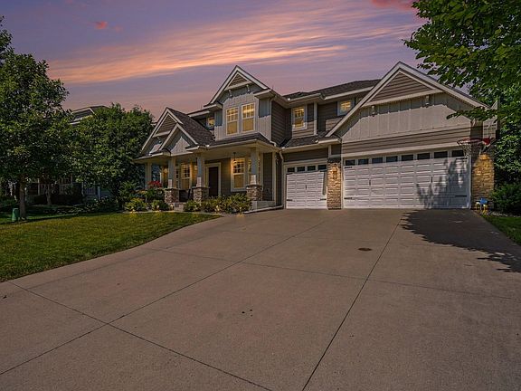 3rd image of 5310 Black Oaks Ln N