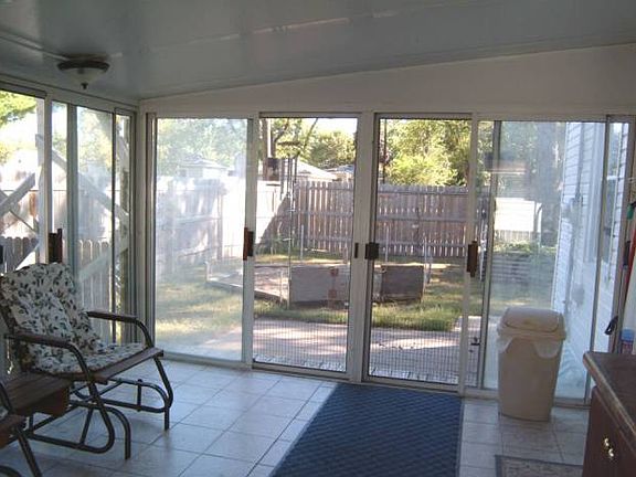 Great three season porch