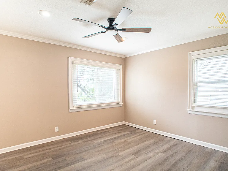 6315 S Benton Ave — Photo 11