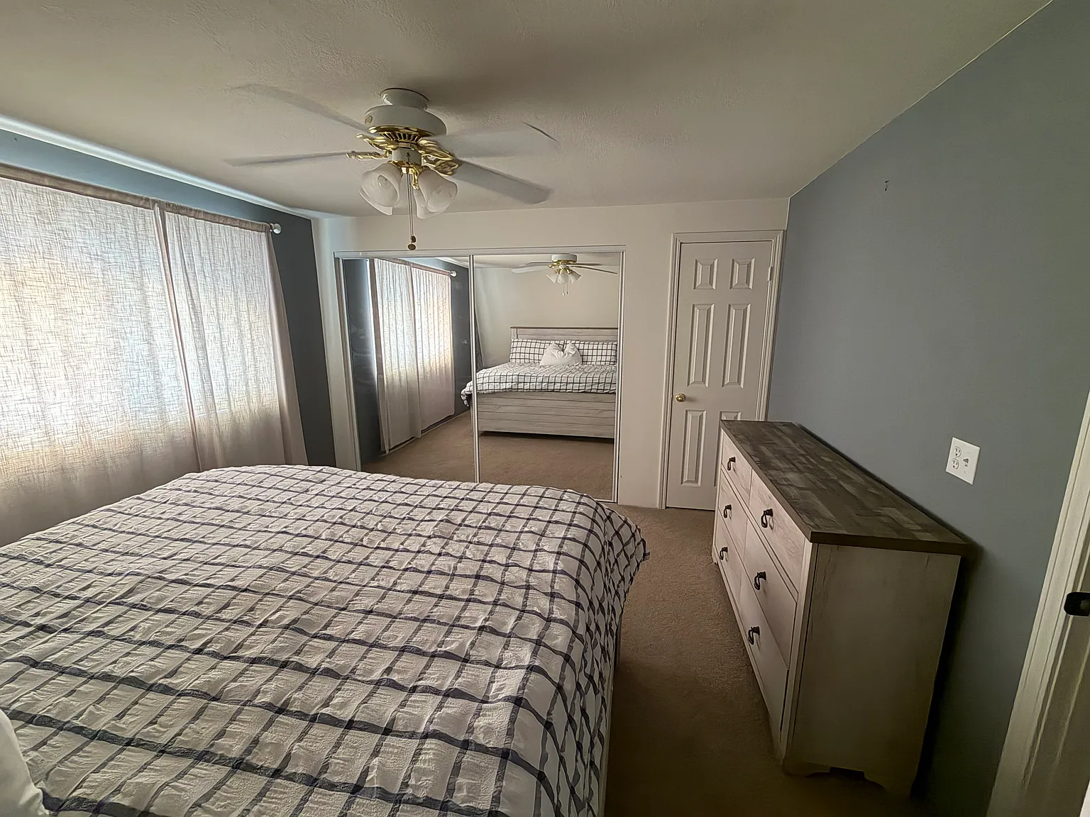 2 bed, 1250 sqft, $2,250 — Photo 3