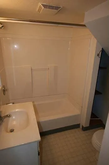 2 bed, 1000 sqft, $1,200 — Photo 4