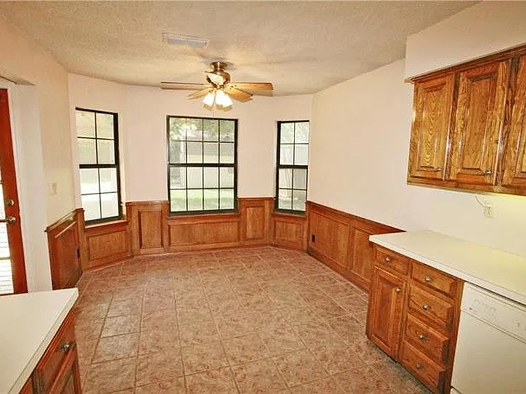 864 Western Trl — Photo 12