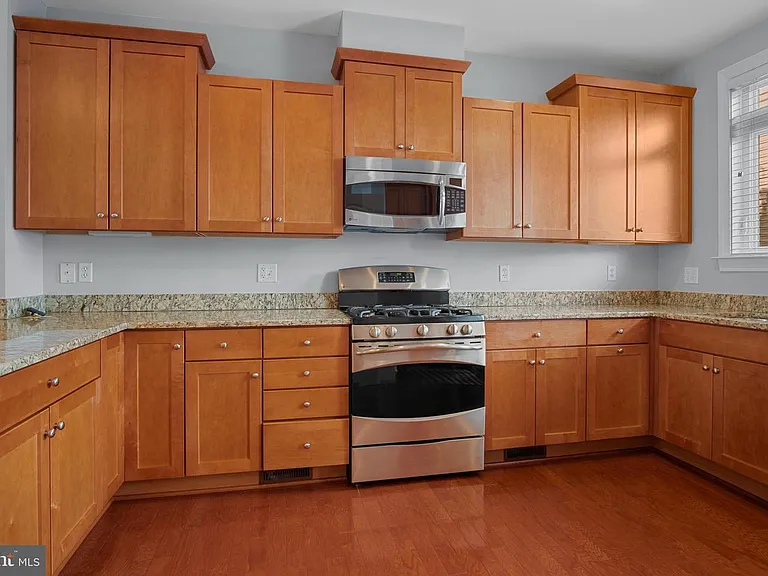428 N Thomas St — Photo 10
