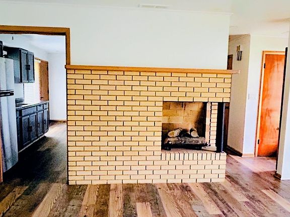 3rd image of 4103 Crestview Dr