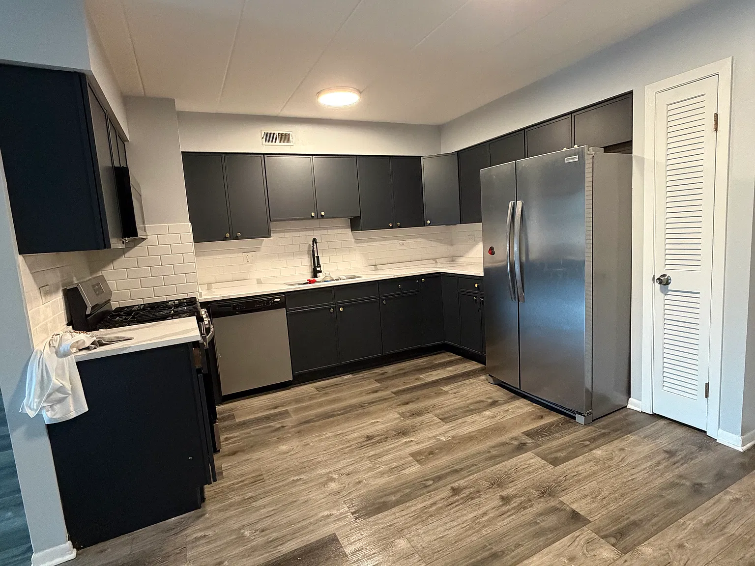 2 bed, 1275 sqft, $1,950 — Photo 2