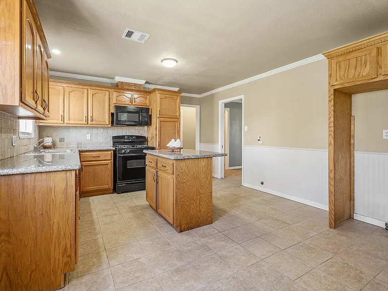 3209 Chestershire Dr — Photo 11