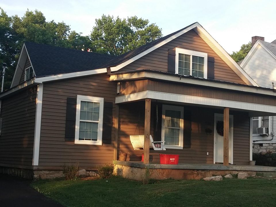 1st image of 708 E 10th Ave