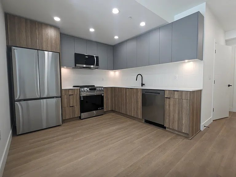 13455 94a Ave #112 — Photo 30
