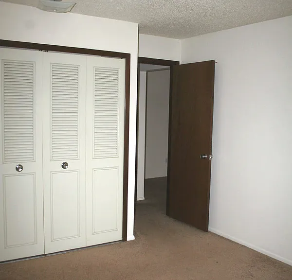 300 N Crooks Rd #304 — Photo 5