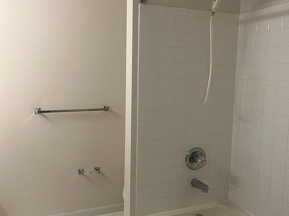 4th image of 6735 Pondfield Ln