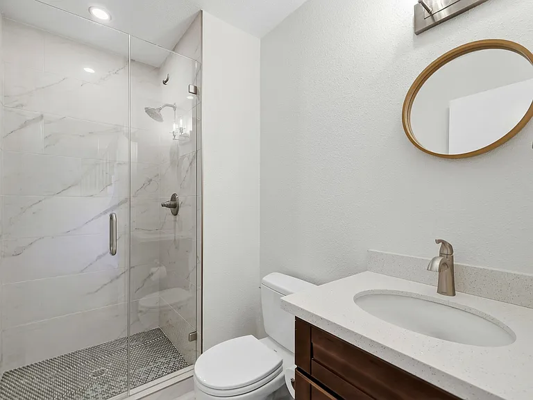 181 Piazza Way — Photo 37