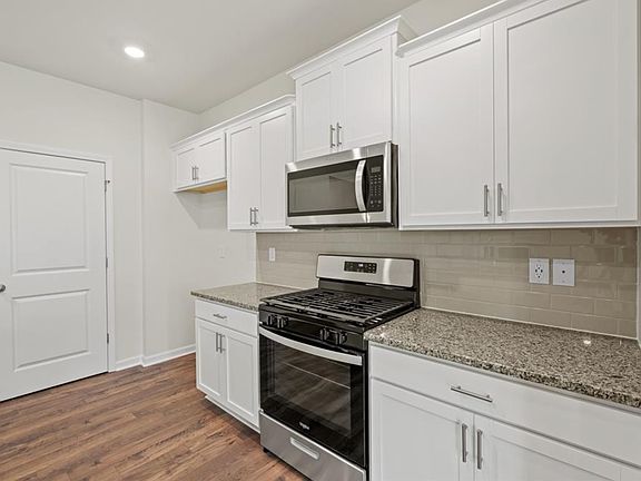 5th image of 862 Barlow Ln