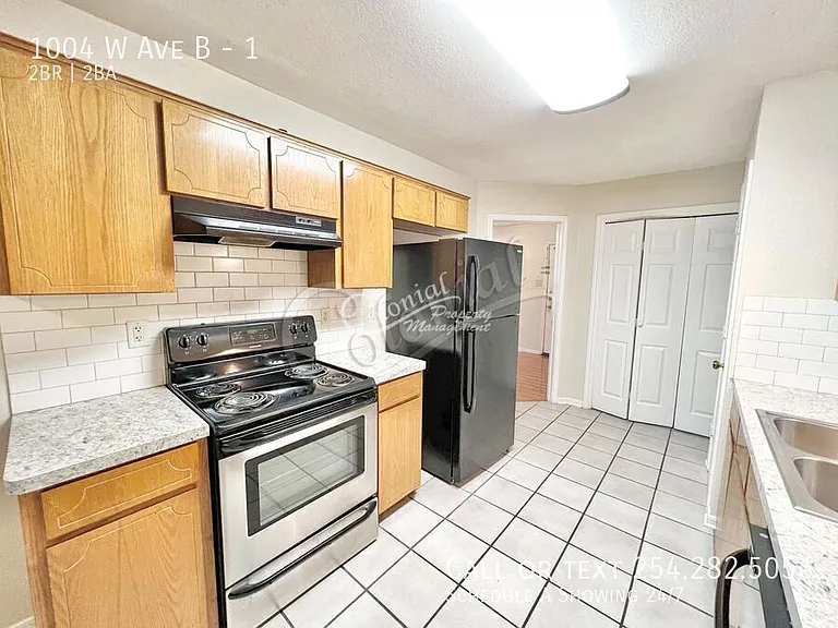 1004 W Avenue B #1 — Photo 5