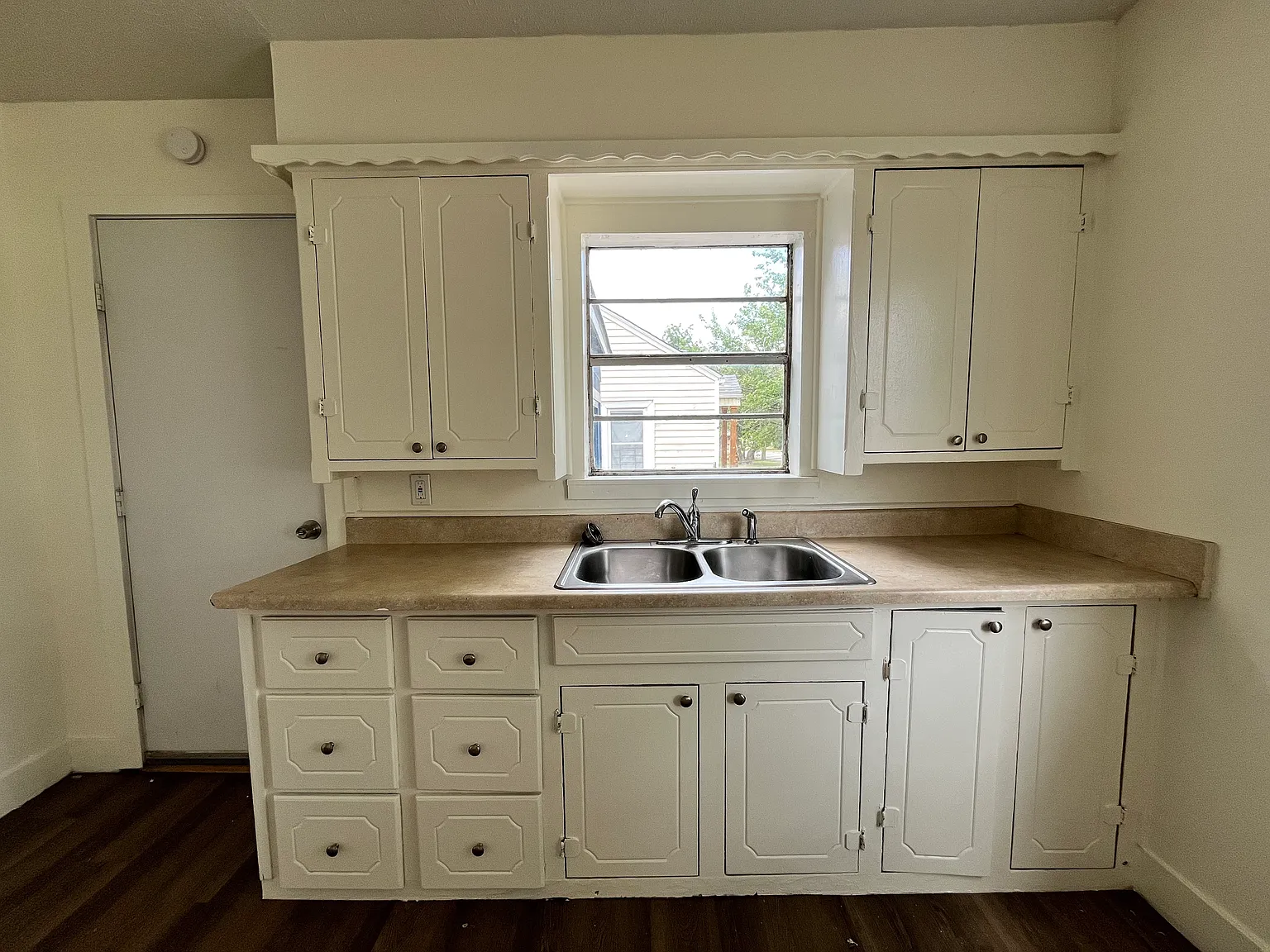 3 bed, 672 sqft, $1,275 — Photo 3