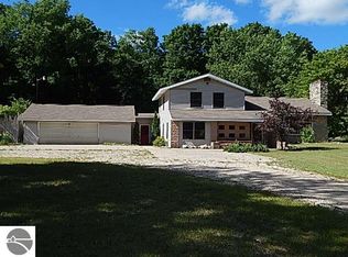 5609 E 34th Rd, Cadillac, MI 49601