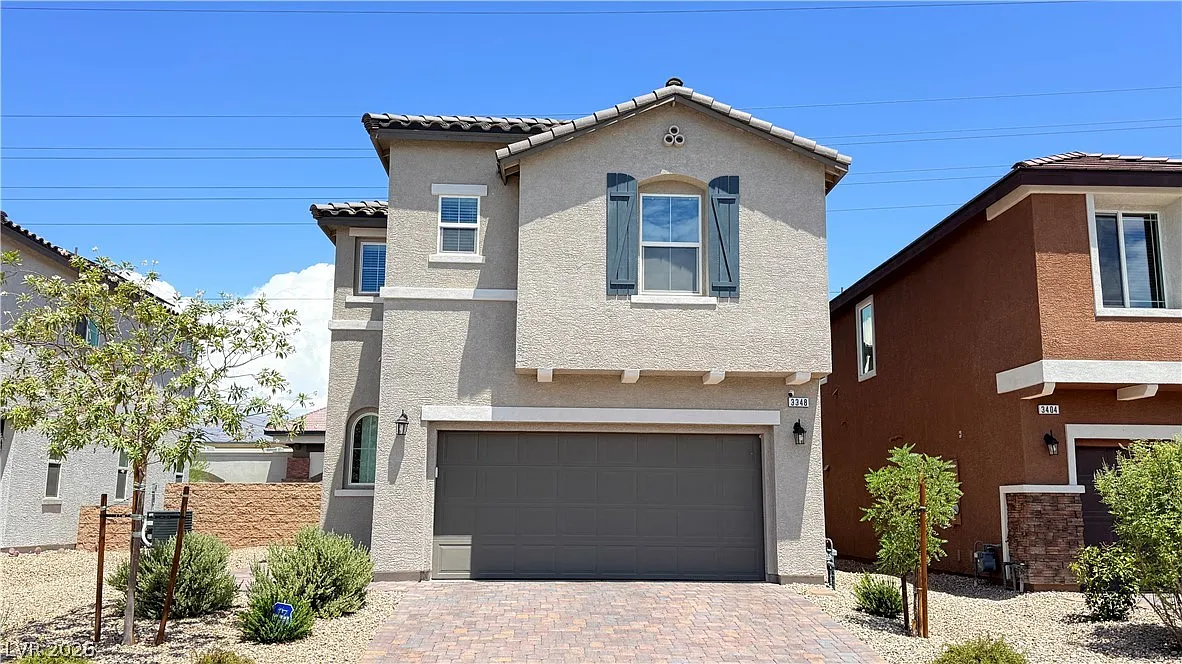 4 bed, 2.5 bath, 1925 sqft, $2,395 — Photo 2