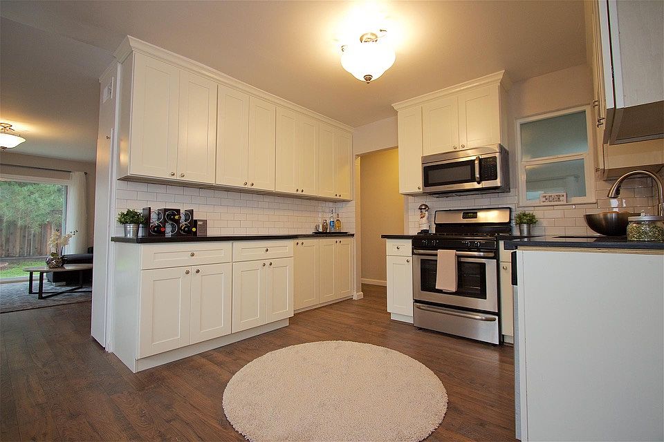 1st image of 864 Saint Bede Ln