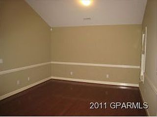 3rd image of 3804 Rainbow St