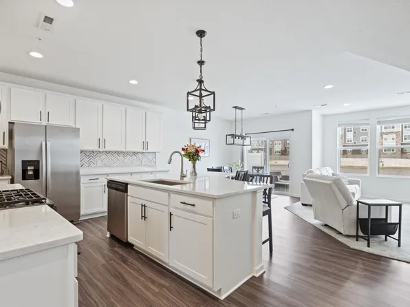 7161 Walnut Grove Way N, Maple Grove, MN 55311