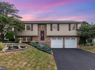 21 Cardinal Dr, Carlisle, PA 17015
