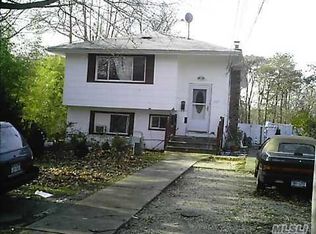 1143 Nugent Ave, Bay Shore, NY