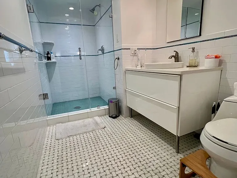 136 N Bread St #422 — Photo 28