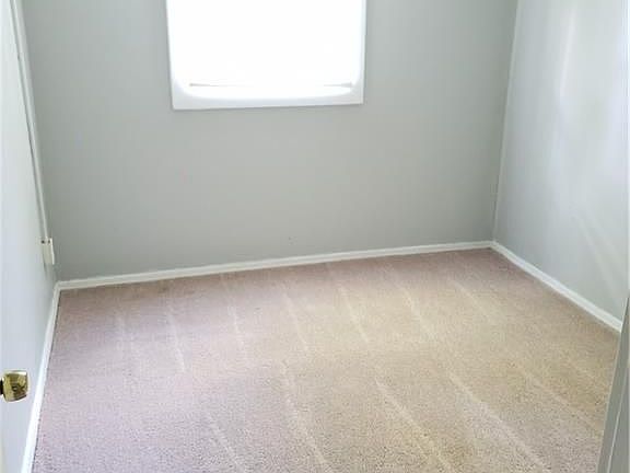 4th image of 3307 1/2 N Hovey St