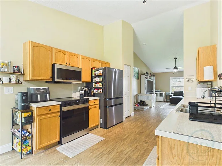 2265 SW Grosspoint St — Photo 6