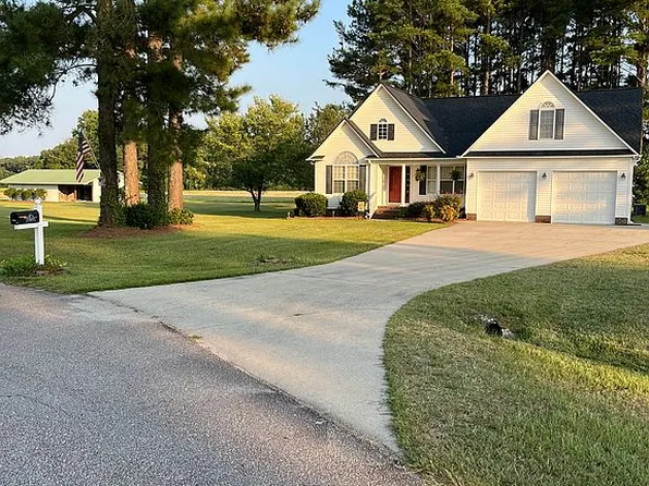 3305 Oxbow Ln, Greenville, NC 27834