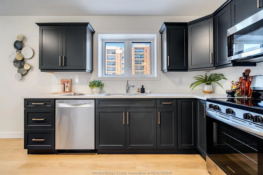 2 bed, $2,100 — Photo 3