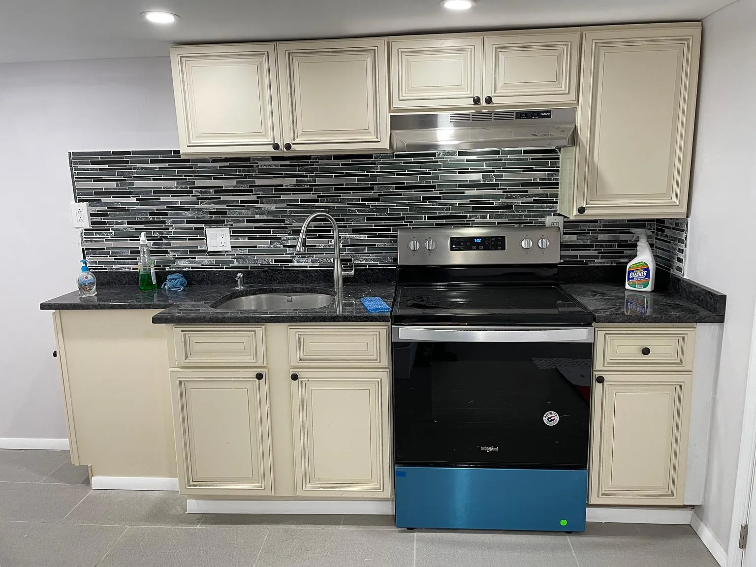 1 bed, 700 sqft, $975 — Photo 1