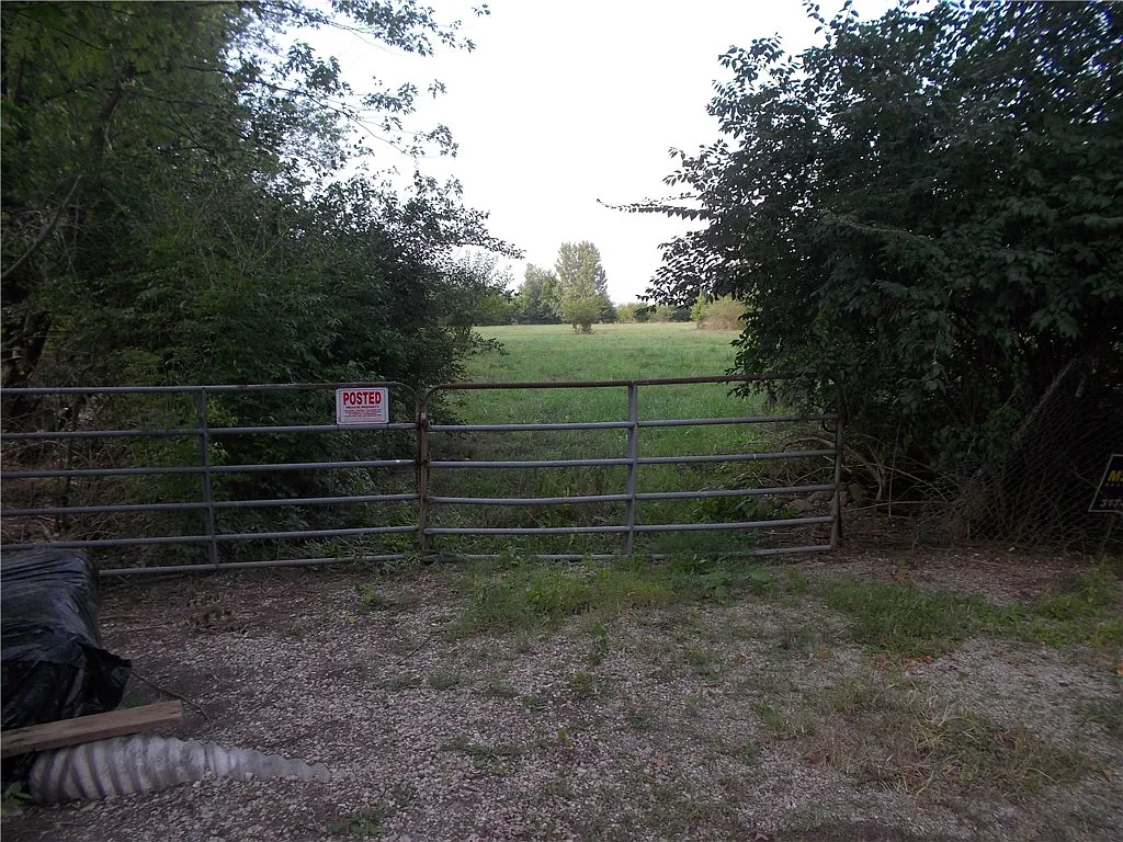 3430 Wicker Rd photo 1